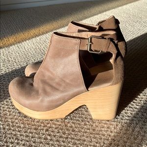 Free People Amber Orchard Clogs in Taupe